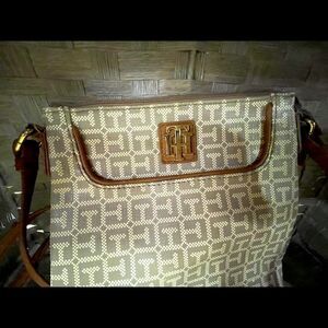 Tommy Hilfiger Classic Crossbody 